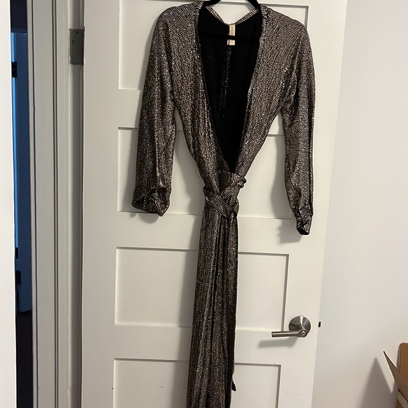 Maria Lucia Hohan sequin wrap dress. - Picture 7 of 7